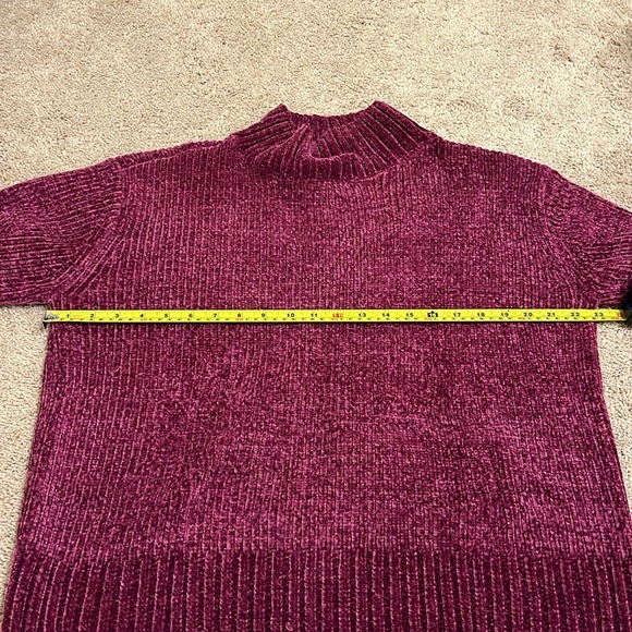 Fuchsia sweater - Picture 10 of 10